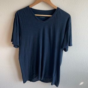 Everlane V-Neck T-Shirt